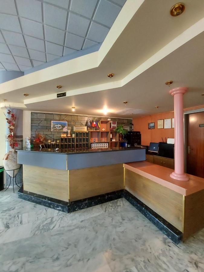 Batis Hotel Livanátai Exteriör bild